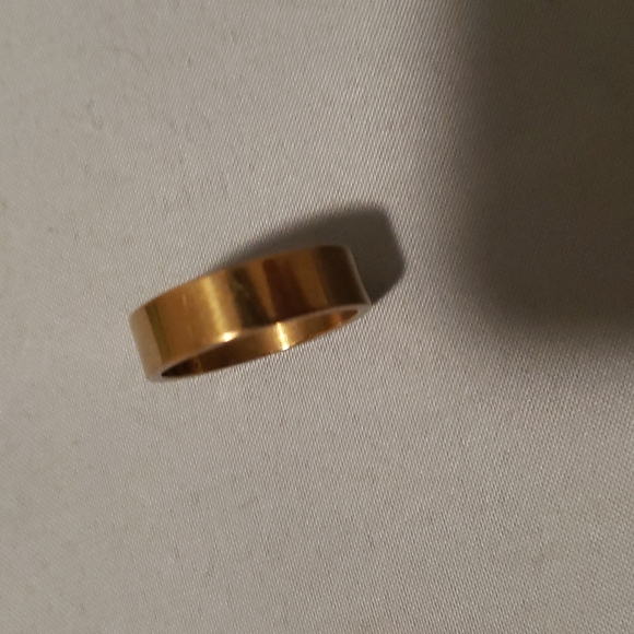 Mens gold ring wedding band - Picture 2 of 3